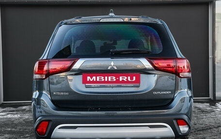 Mitsubishi Outlander III рестайлинг 3, 2019 год, 2 350 000 рублей, 5 фотография