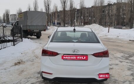 Hyundai Solaris II рестайлинг, 2018 год, 810 000 рублей, 9 фотография