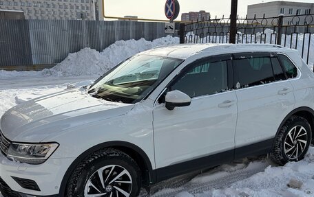 Volkswagen Tiguan II, 2018 год, 2 550 000 рублей, 3 фотография