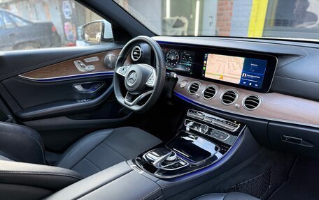 Mercedes-Benz E-Класс, 2016 год, 2 950 000 рублей, 8 фотография