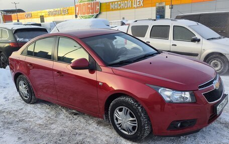 Chevrolet Cruze II, 2010 год, 725 000 рублей, 3 фотография