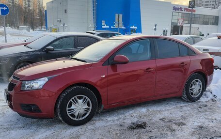 Chevrolet Cruze II, 2010 год, 725 000 рублей, 4 фотография