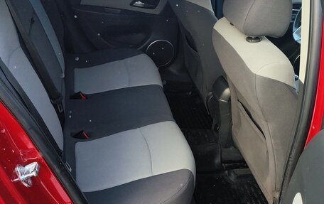 Chevrolet Cruze II, 2010 год, 725 000 рублей, 17 фотография