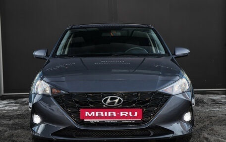 Hyundai Solaris II рестайлинг, 2021 год, 1 680 000 рублей, 2 фотография