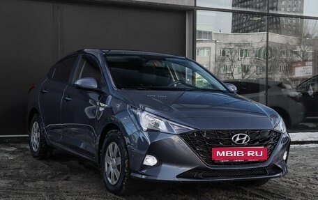 Hyundai Solaris II рестайлинг, 2021 год, 1 680 000 рублей, 3 фотография