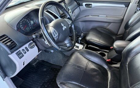 Mitsubishi Pajero Sport II рестайлинг, 2013 год, 1 720 000 рублей, 9 фотография