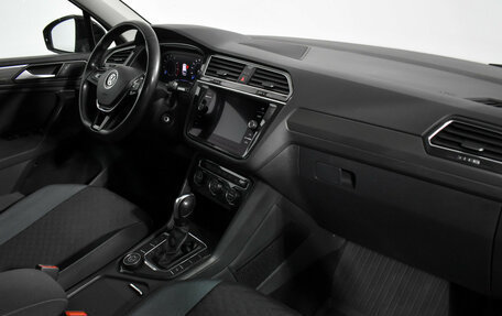 Volkswagen Tiguan II, 2020 год, 2 455 000 рублей, 12 фотография