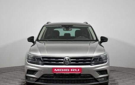Volkswagen Tiguan II, 2020 год, 2 455 000 рублей, 2 фотография