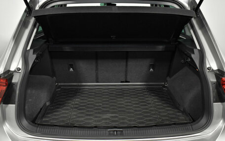 Volkswagen Tiguan II, 2020 год, 2 455 000 рублей, 18 фотография