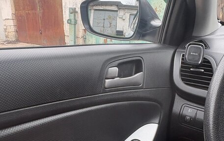 Hyundai Solaris II рестайлинг, 2015 год, 1 000 000 рублей, 7 фотография