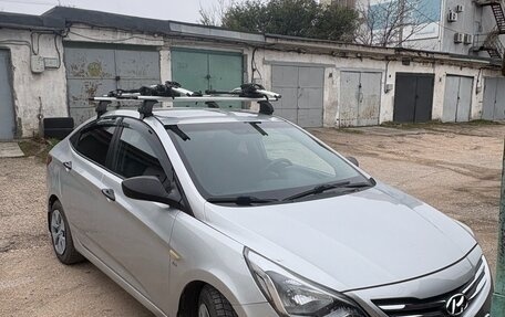 Hyundai Solaris II рестайлинг, 2015 год, 1 000 000 рублей, 2 фотография