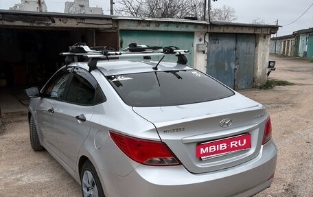 Hyundai Solaris II рестайлинг, 2015 год, 1 000 000 рублей, 3 фотография