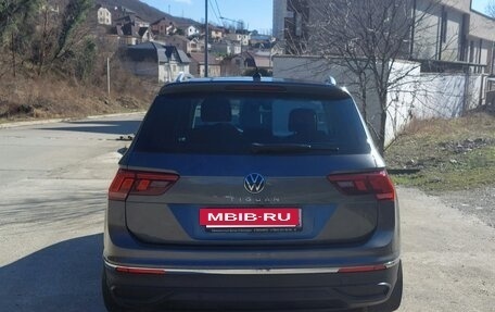 Volkswagen Tiguan II, 2021 год, 3 200 000 рублей, 4 фотография