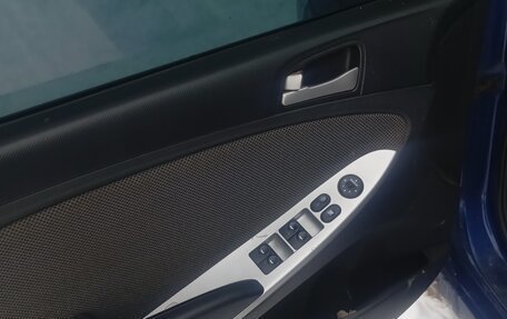 Hyundai Solaris II рестайлинг, 2013 год, 820 000 рублей, 7 фотография