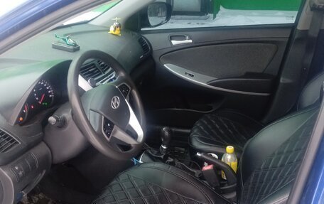 Hyundai Solaris II рестайлинг, 2013 год, 820 000 рублей, 5 фотография