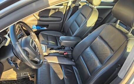 Audi A4, 2004 год, 1 130 000 рублей, 10 фотография