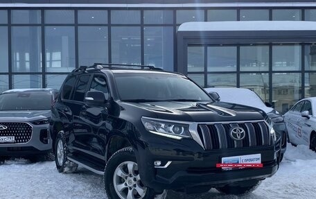 Toyota Land Cruiser Prado 150 рестайлинг 2, 2020 год, 5 899 000 рублей, 3 фотография