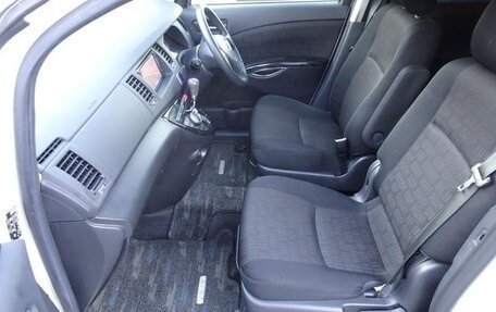 Toyota ISis I, 2013 год, 1 080 000 рублей, 13 фотография