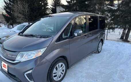 Honda Stepwgn IV, 2018 год, 1 750 000 рублей, 2 фотография