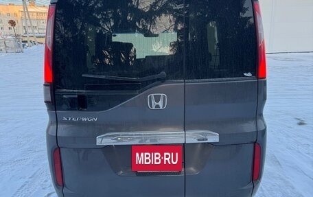 Honda Stepwgn IV, 2018 год, 1 750 000 рублей, 4 фотография