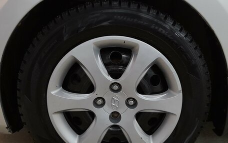 Hyundai Solaris II рестайлинг, 2011 год, 799 000 рублей, 19 фотография