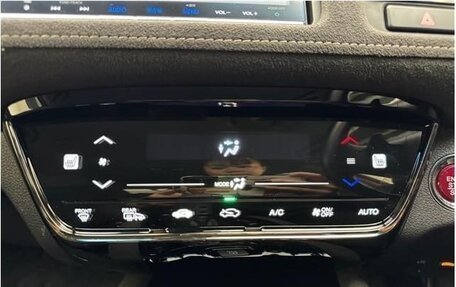 Honda Vezel, 2017 год, 1 800 000 рублей, 5 фотография