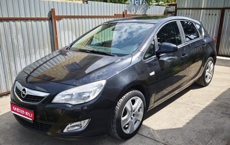 Opel Astra J, 2011 год, 790 000 рублей, 1 фотография