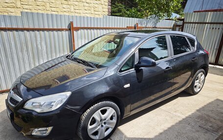 Opel Astra J, 2011 год, 790 000 рублей, 3 фотография