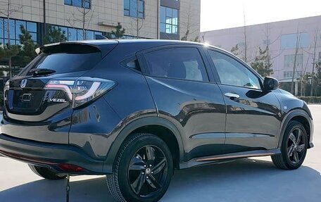 Honda Vezel, 2022 год, 1 790 000 рублей, 4 фотография