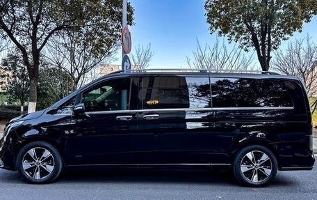 Mercedes-Benz V-Класс, 2023 год, 7 400 009 рублей, 5 фотография