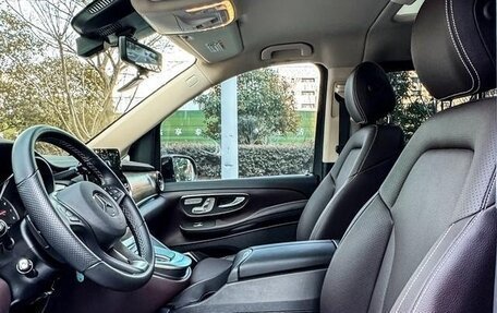 Mercedes-Benz V-Класс, 2023 год, 7 400 009 рублей, 6 фотография