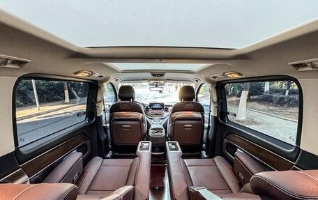 Mercedes-Benz V-Класс, 2023 год, 7 400 009 рублей, 12 фотография