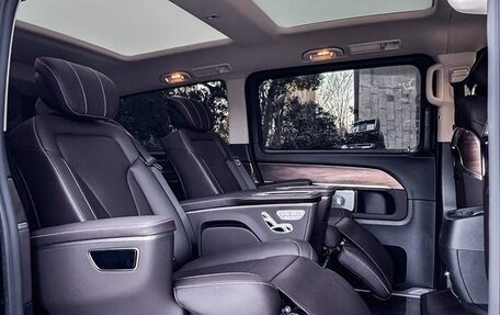 Mercedes-Benz V-Класс, 2023 год, 7 400 009 рублей, 24 фотография