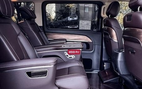 Mercedes-Benz V-Класс, 2023 год, 7 400 009 рублей, 23 фотография