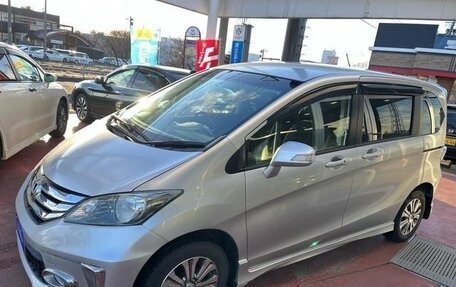 Honda Freed I, 2012 год, 880 000 рублей, 2 фотография