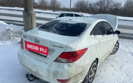 Hyundai Solaris II рестайлинг, 2011 год, 635 000 рублей, 3 фотография
