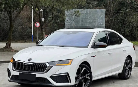 Skoda Octavia IV, 2022 год, 1 550 000 рублей, 1 фотография