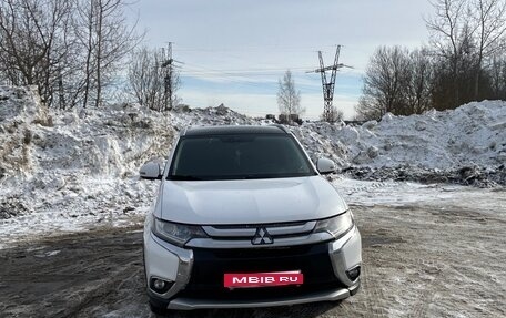 Mitsubishi Outlander III рестайлинг 3, 2018 год, 1 530 000 рублей, 1 фотография