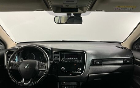 Mitsubishi Outlander III рестайлинг 3, 2020 год, 2 250 000 рублей, 7 фотография