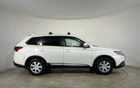 Mitsubishi Outlander III рестайлинг 3, 2020 год, 2 250 000 рублей, 5 фотография