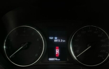 Mitsubishi Outlander III рестайлинг 3, 2020 год, 2 250 000 рублей, 13 фотография