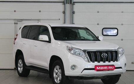 Toyota Land Cruiser Prado 150 рестайлинг 2, 2015 год, 3 657 000 рублей, 3 фотография