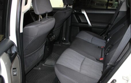 Toyota Land Cruiser Prado 150 рестайлинг 2, 2015 год, 3 657 000 рублей, 9 фотография