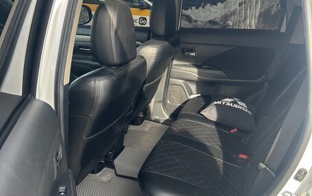 Mitsubishi Outlander III рестайлинг 3, 2018 год, 1 530 000 рублей, 6 фотография