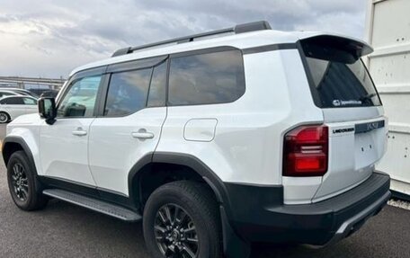 Toyota Land Cruiser Prado, 2024 год, 8 250 000 рублей, 4 фотография