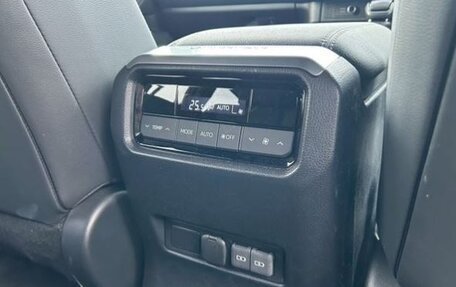 Toyota Land Cruiser Prado, 2024 год, 8 250 000 рублей, 13 фотография