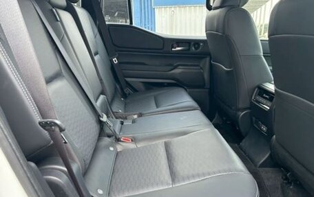 Toyota Land Cruiser Prado, 2024 год, 8 250 000 рублей, 10 фотография