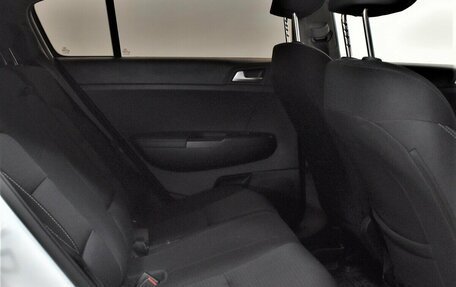 KIA Sportage IV рестайлинг, 2019 год, 2 100 000 рублей, 13 фотография