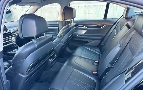 BMW 7 серия, 2016 год, 3 700 000 рублей, 9 фотография