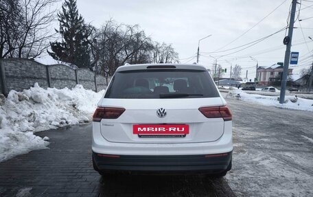Volkswagen Tiguan II, 2018 год, 2 800 000 рублей, 6 фотография